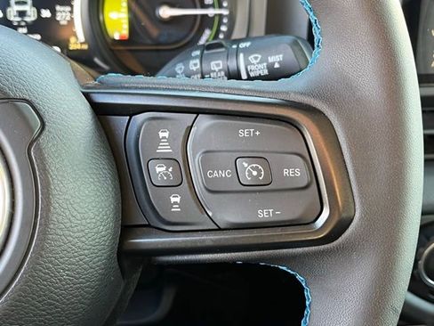 Used 2025 Jeep Wrangler Unlimited Rubicon 4xe w/ Convenience Group image 18