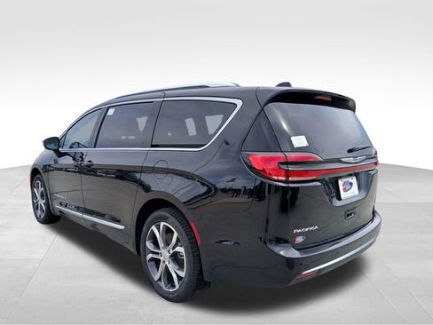 New 2026 Chrysler Pacifica Pinnacle AWD/4WD image 3