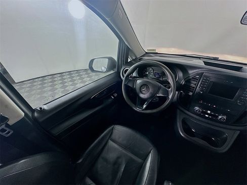 Used 2016 Mercedes-Benz Metris Passenger image 9
