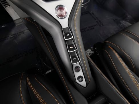 Used 2024 McLaren 750S Spider RWD image 26