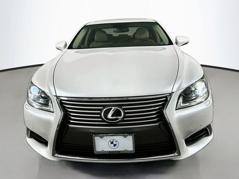Used 2016 Lexus LS 460 w/ Comfort Package RWD image 2