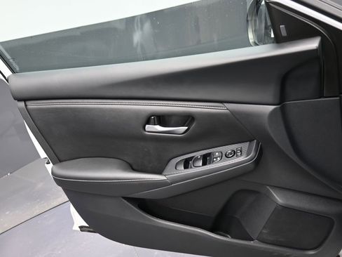 Used 2024 Nissan Sentra SV image 18