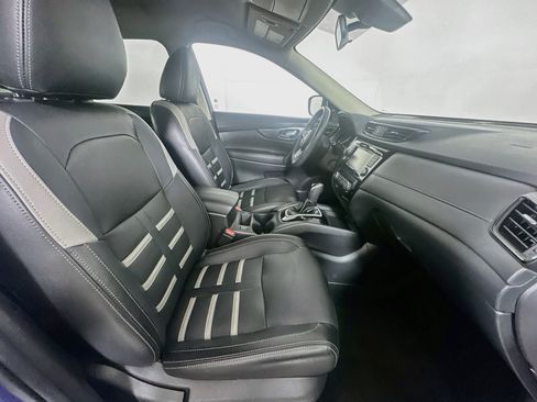 Used 2019 Nissan Rogue SV AWD/4WD image 30