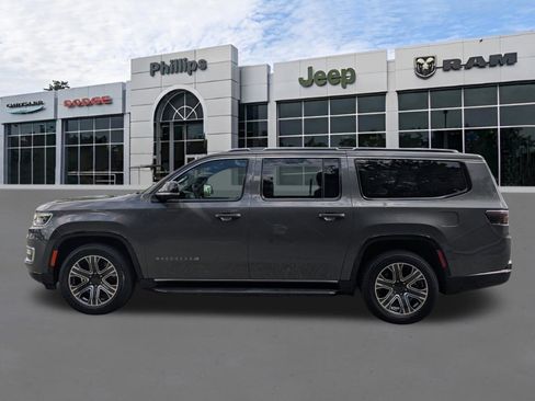 Certified 2024 Jeep Wagoneer L Series II w/ Flexible Seating Group image 6