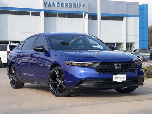 Used 2024 Honda Accord Sport image 2