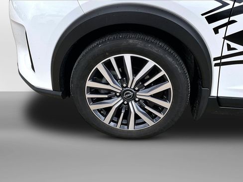 Used 2023 Nissan Kicks SV FWD image 2