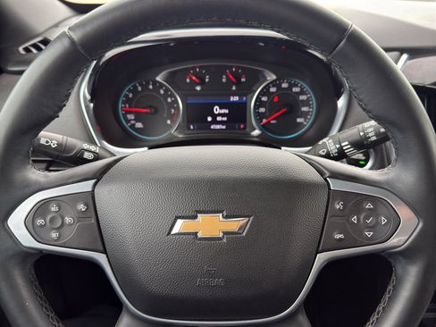 Used 2023 Chevrolet Traverse LT image 18