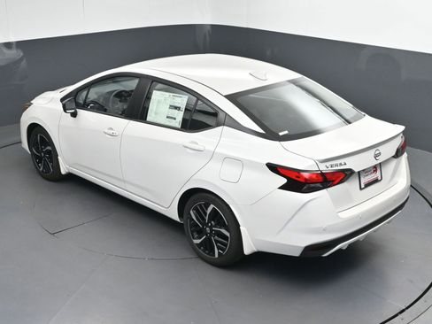 New 2025 Nissan Versa SR w/ Trunk Package FWD image 34