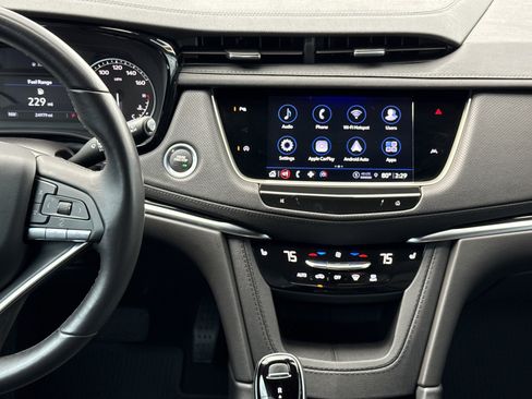 Used 2024 Cadillac XT6 Luxury FWD image 30