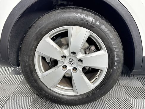 Used 2020 Porsche Cayenne image 31