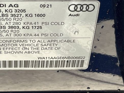 Used 2022 Audi e-tron Premium AWD/4WD image 17
