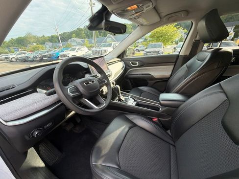 Used 2022 Jeep Compass Latitude AWD/4WD image 40