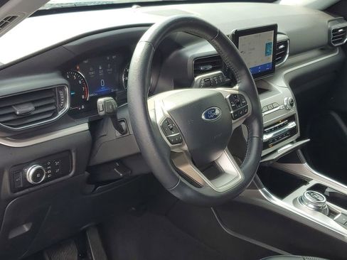 Used 2023 Ford Explorer XLT w/ Equipment Group 202A AWD/4WD image 11