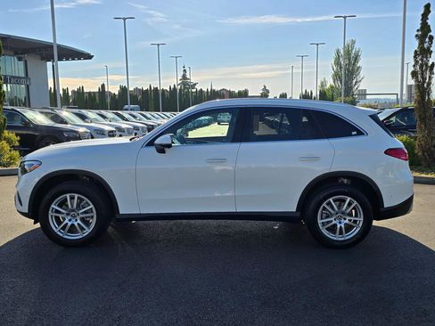Used 2023 Mercedes-Benz GLC 300 4MATIC image 3