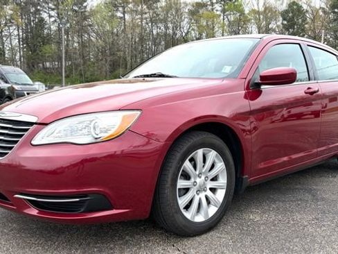Used 2013 Chrysler 200 Touring FWD image 1