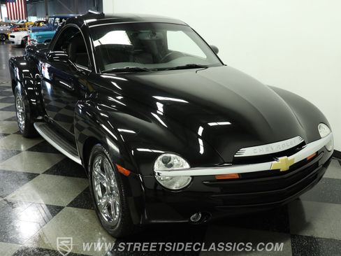 Used 2005 Chevrolet SSR w/ Preferred Equipment Group image 15