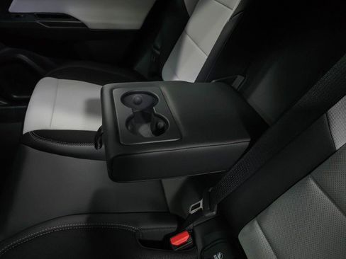 Used 2025 Chevrolet Equinox EV LT image 23