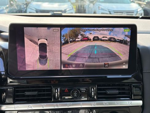 New 2026 Nissan Pathfinder SL w/ SL Premium Package FWD image 26