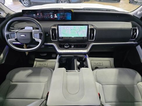 New 2025 Ford Expedition Platinum w/ Platinum Ultimate Package image 3