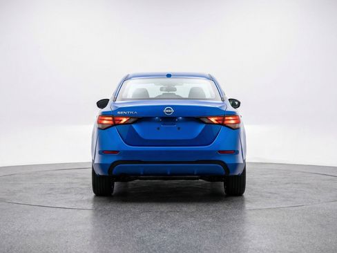 Used 2025 Nissan Sentra SV image 7