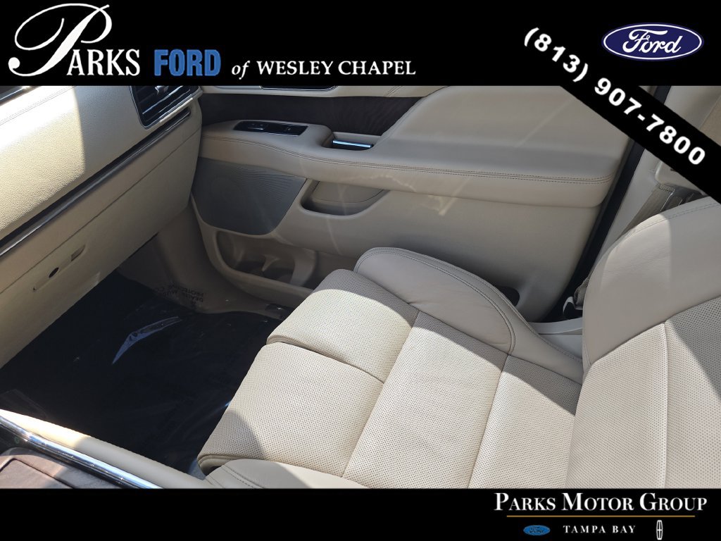 Used 2021 Lincoln Navigator Reserve w/ Luxury Package RWD image 15