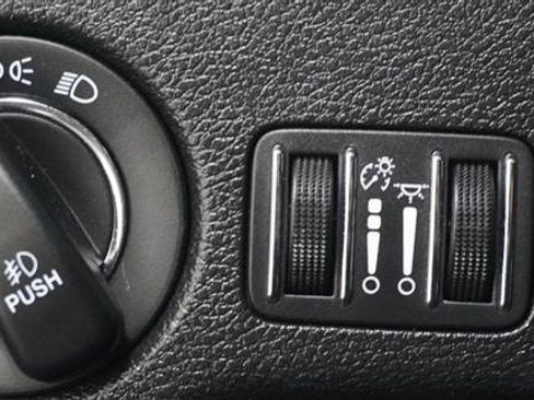 Used 2019 Chrysler 300 S RWD image 20