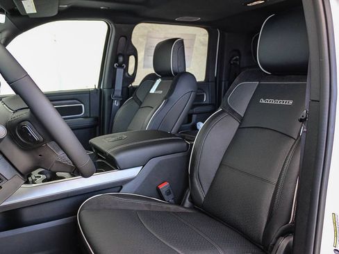 New 2026 RAM 2500 Laramie AWD/4WD image 18