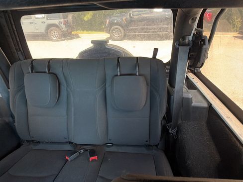Used 2018 Jeep Wrangler Sport AWD/4WD image 18