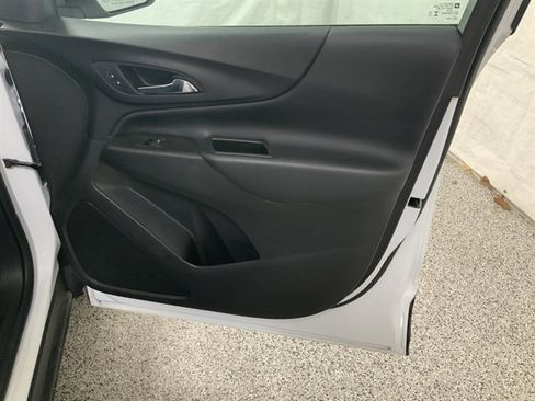 Used 2024 Chevrolet Equinox LT image 23