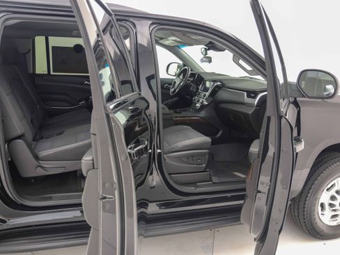 Used 2017 Chevrolet Suburban 3500 LS w/ Driver Alert Package AWD/4WD image 12
