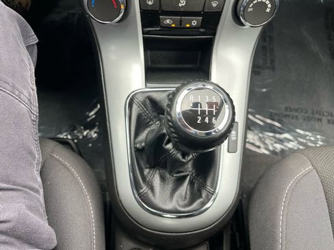 Used 2013 Chevrolet Cruze LT image 23
