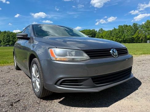 Used 2011 Volkswagen Jetta SE FWD image 6