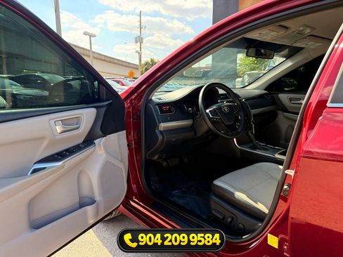 Used 2017 Toyota Camry SE FWD image 17