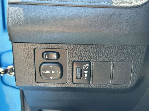 Used 2016 Toyota RAV4 LE FWD image 21