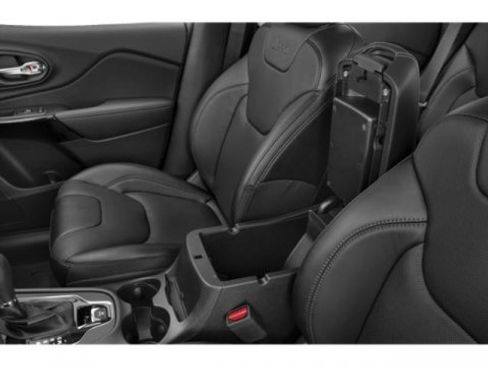 Used 2023 Jeep Cherokee Altitude Lux image 17