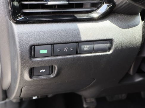 Used 2024 Nissan Sentra SV FWD image 12