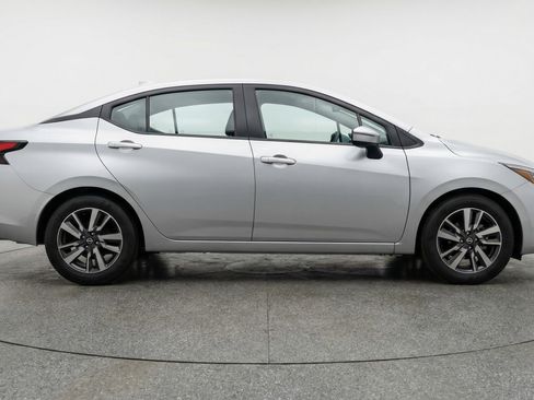 Used 2025 Nissan Versa SV FWD image 11