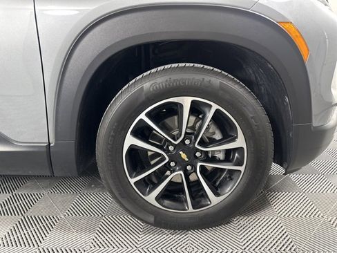 Used 2024 Chevrolet TrailBlazer LT w/ LT Cold Weather Package image 9