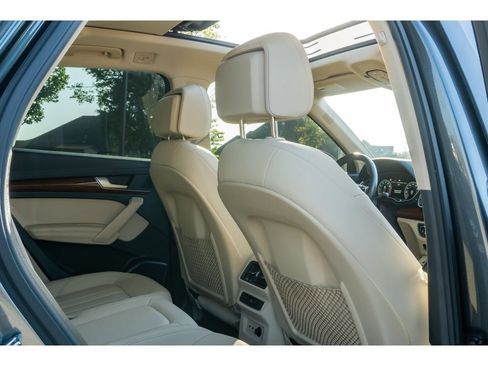 Used 2022 Audi Q5 2.0T Premium Plus w/ Premium Plus Package AWD/4WD image 16