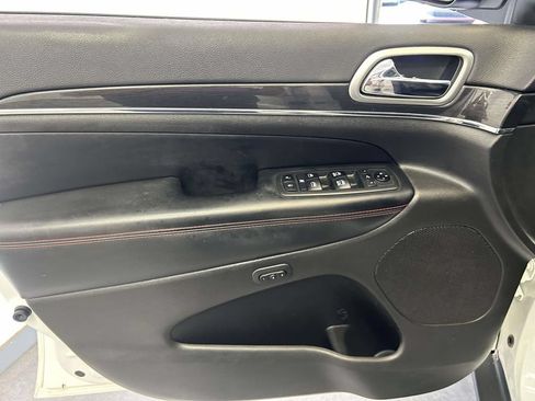 Used 2018 Jeep Grand Cherokee Trailhawk w/ Trailhawk Luxury Group AWD/4WD image 20