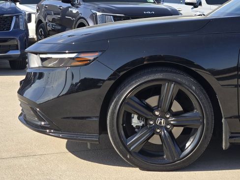Used 2025 Honda Accord Sport image 15