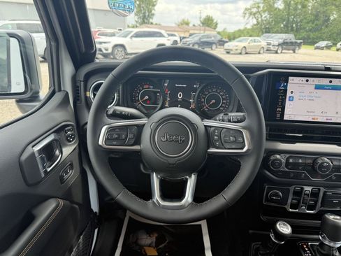 New 2026 Jeep Wrangler Unlimited Sahara AWD/4WD image 20