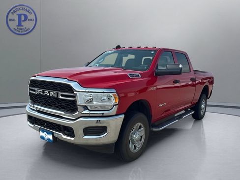Used 2022 RAM 2500 Tradesman w/ Chrome Appearance Group AWD/4WD image 3