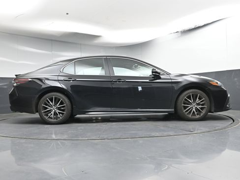 Used 2024 Toyota Camry SE w/ Convenience Package image 26