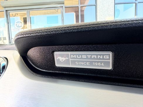 Used 2015 Ford Mustang Premium image 21