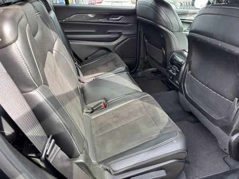 Used 2023 Jeep Grand Cherokee L Laredo RWD image 18