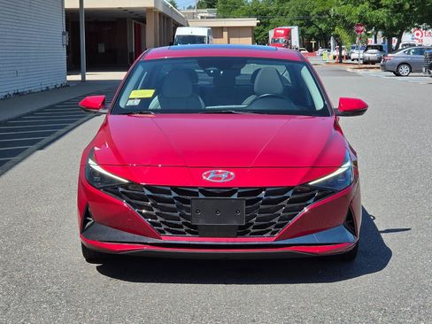 Used 2022 Hyundai Elantra Limited FWD image 2