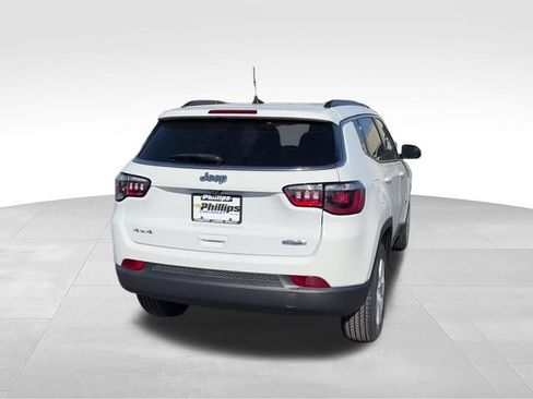 Used 2022 Jeep Compass Latitude AWD/4WD image 6