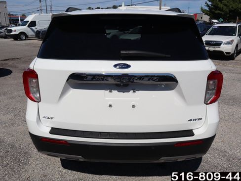 Used 2022 Ford Explorer XLT w/ Equipment Group 202A image 7