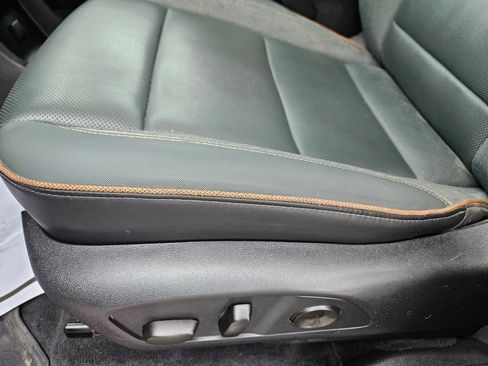 Used 2024 GMC Acadia AT4 w/ Luxury Package AWD/4WD image 22